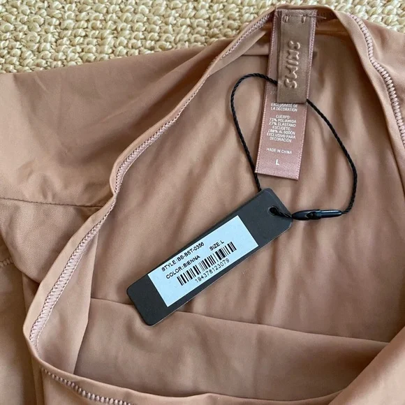 SKIMS Sleeveless Thong Bodysuit – 2 Pack – Size Large – Nude & Black - Picture 5 of 8